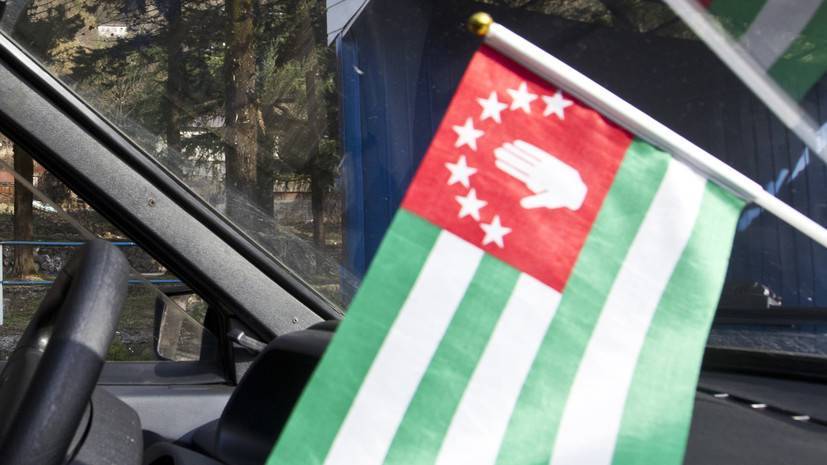 Рауль Хаджимбы - Аслан Бжания - Лидер оппозиции Абхазии прибыл на переговоры с президентом - russian.rt.com - Апсны