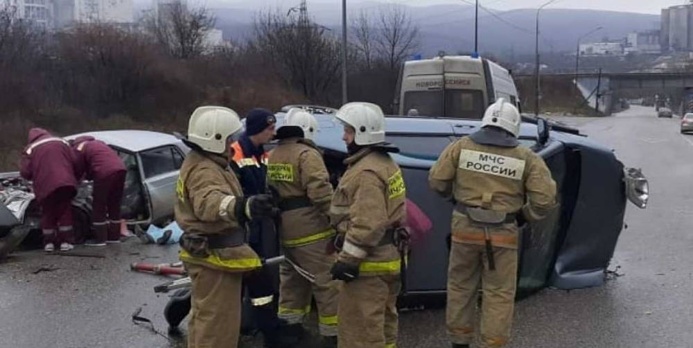 Один человек погиб, четверо получили ранения в жестком ДТП под Новороссийском