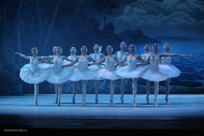 Театр классического балета из Москвы представил в Берлине «Лебединое озеро»