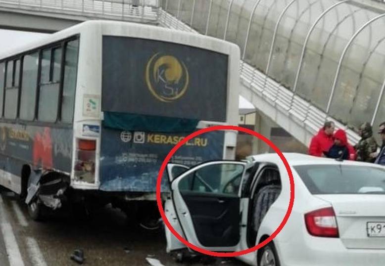 Инсульт водителя привел к гибели пассажирки и травмам грудного ребенка в Краснодаре