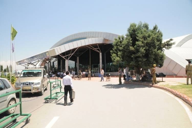 Самолет экстренно сел в аэропорту Индии из-за угрозы взрыва