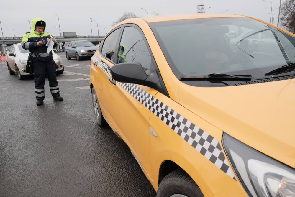 Россиянам с судимостью запретят работать таксистами
