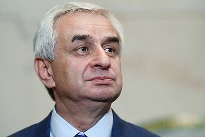 Президент Абхазии ушел в отставку