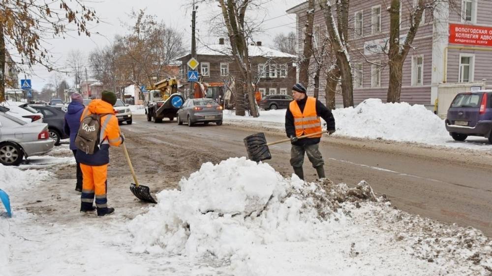 В Вологде перешли на новый график уборки снега с улиц