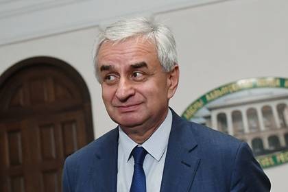 Президент Абхазии направил в парламент прошение об отставке