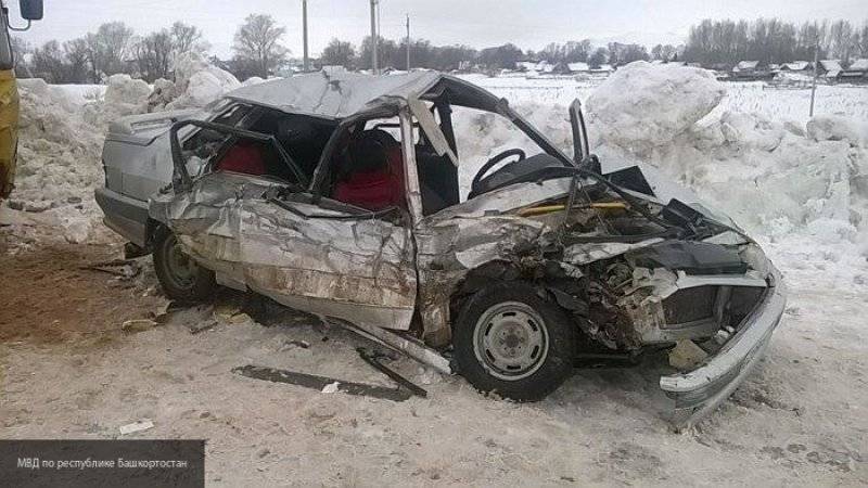 Один человек погиб и шестеро пострадали в ДТП на трассе в Башкирии