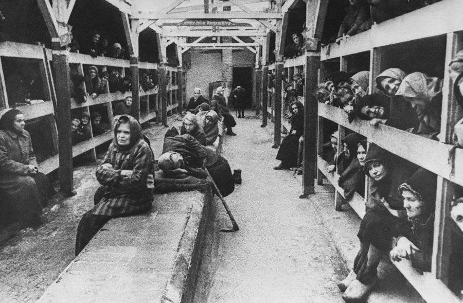 Экс-президент Польши призвал страну признать правду об освобождении Освенцима