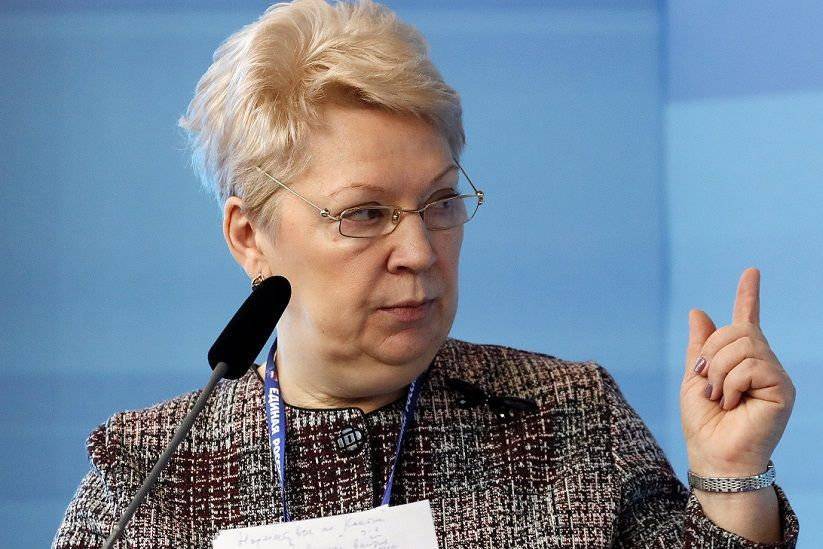 Министр просвещения рассказала, сколько в России не хватает учителей