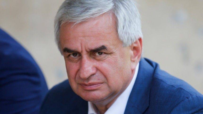 Подавший в отставку президент Абхазии отказался баллотироваться на новых выборах