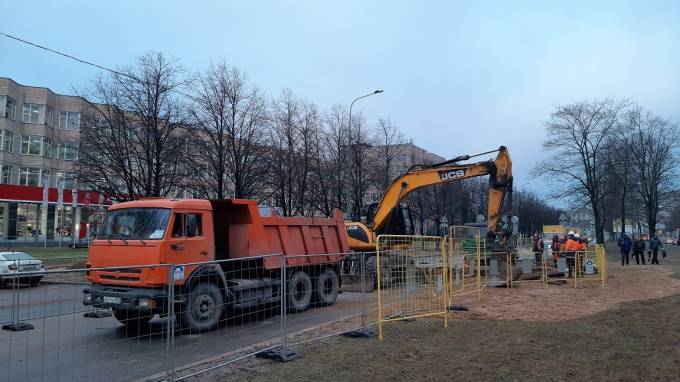 "Водоканал" приступил к замене участка водопровода в Калининском районе