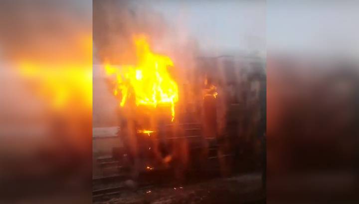 Пожар в пригородном поезде в Сумской области попал на видео