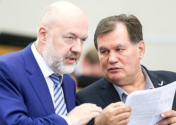 Уральцы оказались в лидерах и в аутсайдерах рейтинга эффективности депутатов Госдумы