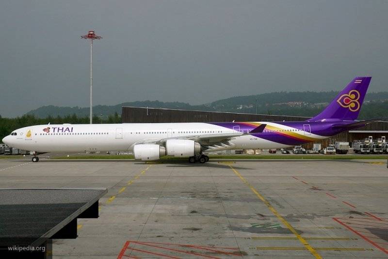 Самолет Thai Airways экстренно сел на Шри-Ланке из-за смерти двух пассажиров