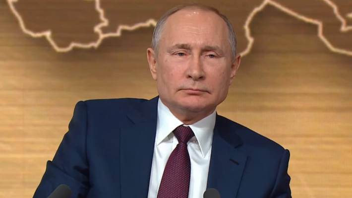 Путин поручил разработать меры по борьбе с долгами медорганизаций