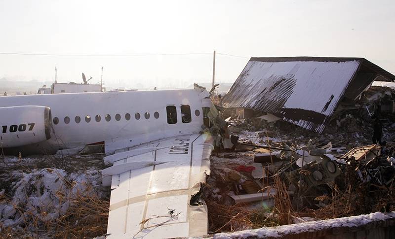 МАК расшифровал записи с "черных ящиков" разбившегося в Казахстане самолета