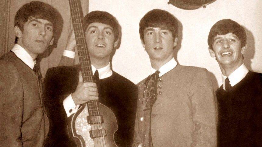 Рукописный текст одной из песен The Beatles выставлен на торги