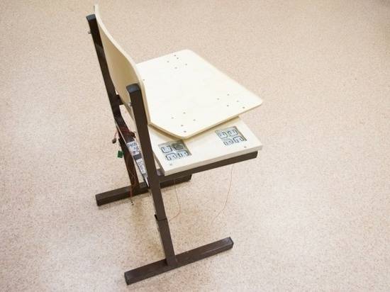Российские ученые создали стул, который умеет следить за осанкой