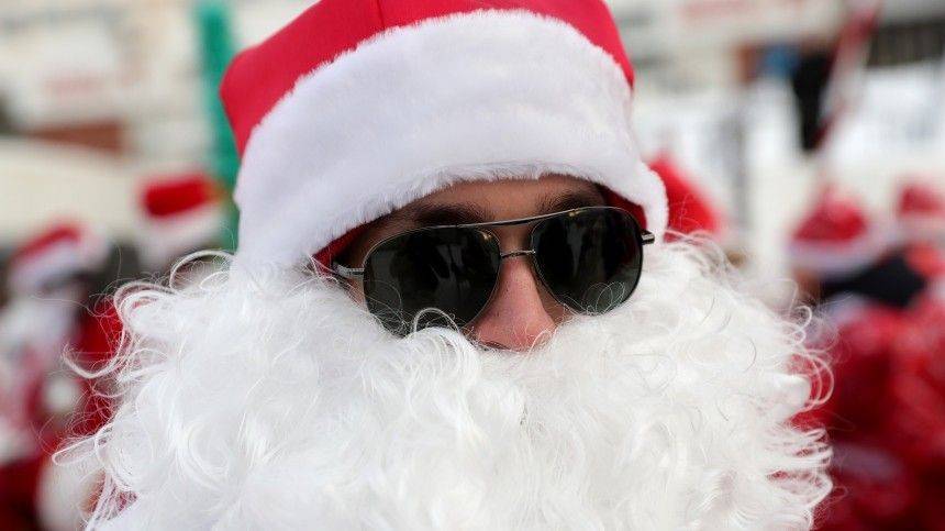 Неизвестный в шапке Деда Мороза украл норковую шубу из московского храма