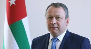 Рауль Хаджимбы - Вице-президент Абхазии пояснил причины ухода в отставку - kavkaz-uzel.eu - Апсны