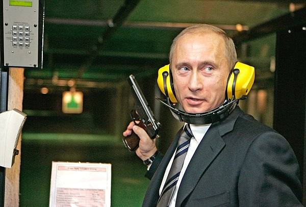 Редкие фотографии президента России пополнили альбом "Путин. 20 лет"