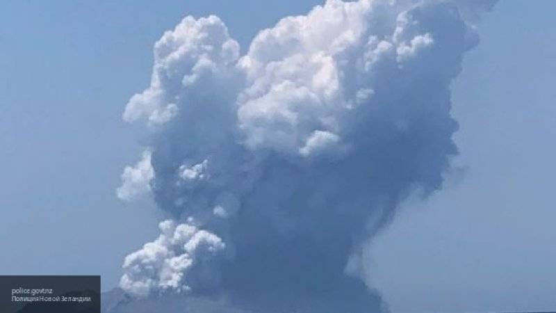 Власти Филиппин объявили эвакуацию из-за извержения вулкана Тааль