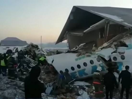 Завершена расшифровка бортовых самописцев рухнувшего самолета в Казахстане