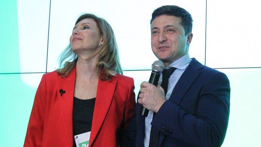 «Извините-подвиньтесь»: Жена Зеленского заняла место Марины Порошенко в музее