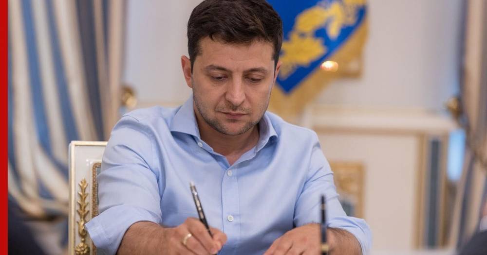 Зеленский подписал закон о наказании за неперсональное голосование в Раде