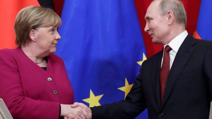 Путин и Меркель обсудили по телефону подготовку конференции по Ливии