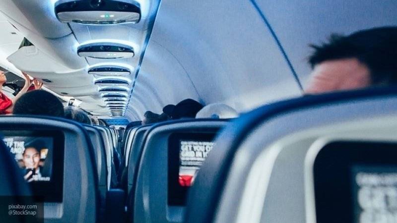 Стюардесса назвала способ определения нештатной ситуации на борту самолета