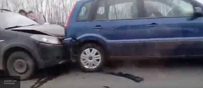 Массовое ДТП из семи автомобилей произошло этим утром на мосту в Кемерово