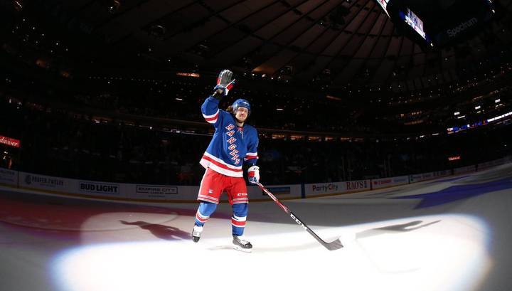 Артемий Панарин признан первой звездой дня в НХЛ