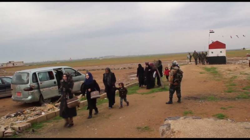 Открытие трех пунктов пропуска в Идлибе позволило вернуться домой около тысячи сирийцев