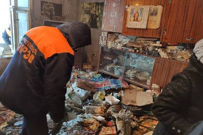Из квартиры уборщицы в Челябинске вывезли четыре самосвала мусора