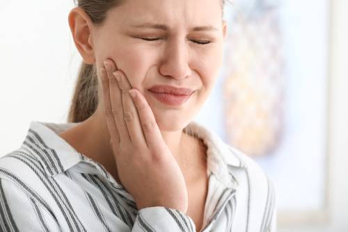 Ложная зубная боль: врач объяснил, почему болят зубы, а причина не в них