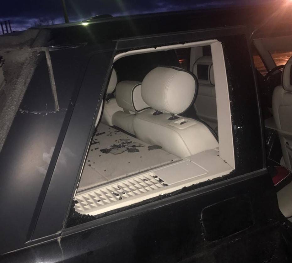 Полицейские со стрельбой на КАД задержали угнанный Range Rover