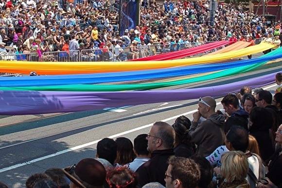 Петербургские чиновники пересчитали гомосексуалов