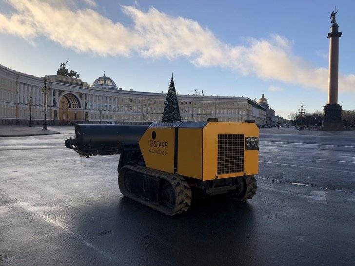 Гусеничные машины SCARP на радиоуправлении представили в Петербурге