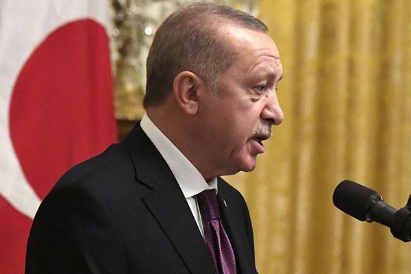 Эрдоган заявил о «бегстве» Хафтара из Москвы