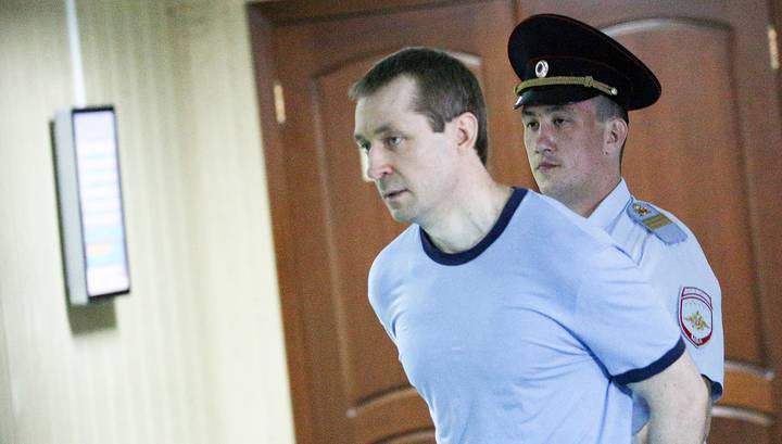 Осужденный экс-полковник Захарченко подрался с другим заключенным