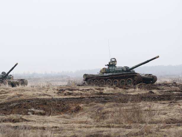 Калининградские танкисты учатся переносить снаряды на скорость