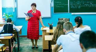 Директор школы в Кабардино-Балкарии поспорил с чиновниками об уроках православия