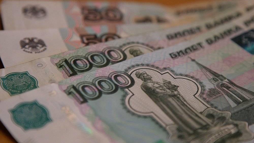 Средняя зарплата петербуржцев поднялась до 48 тысяч рублей за прошедший год