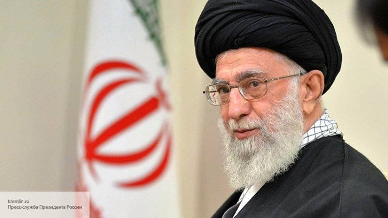 Странам Ближнего Востока не стоит поддаваться влиянию США – Хаменеи