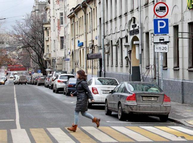 В Москве устранили проблему с бесплатной парковкой для горожан