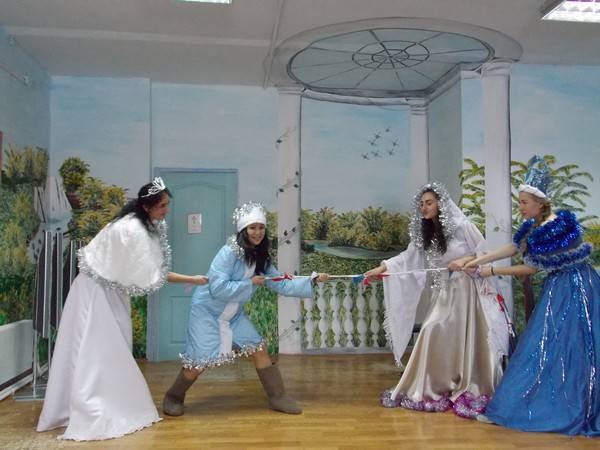 В женской колонии в Кузбассе прошёл конкурс на лучшую Снегурочку