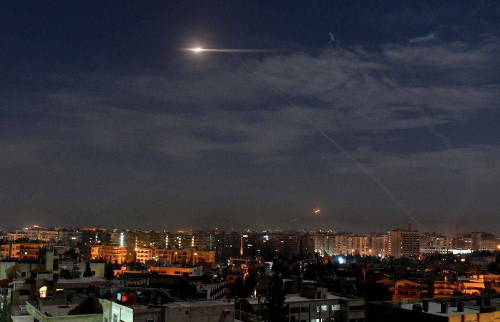Сирия заявила о ракетном ударе ВВС Израиля по авиабазе в Хомсе