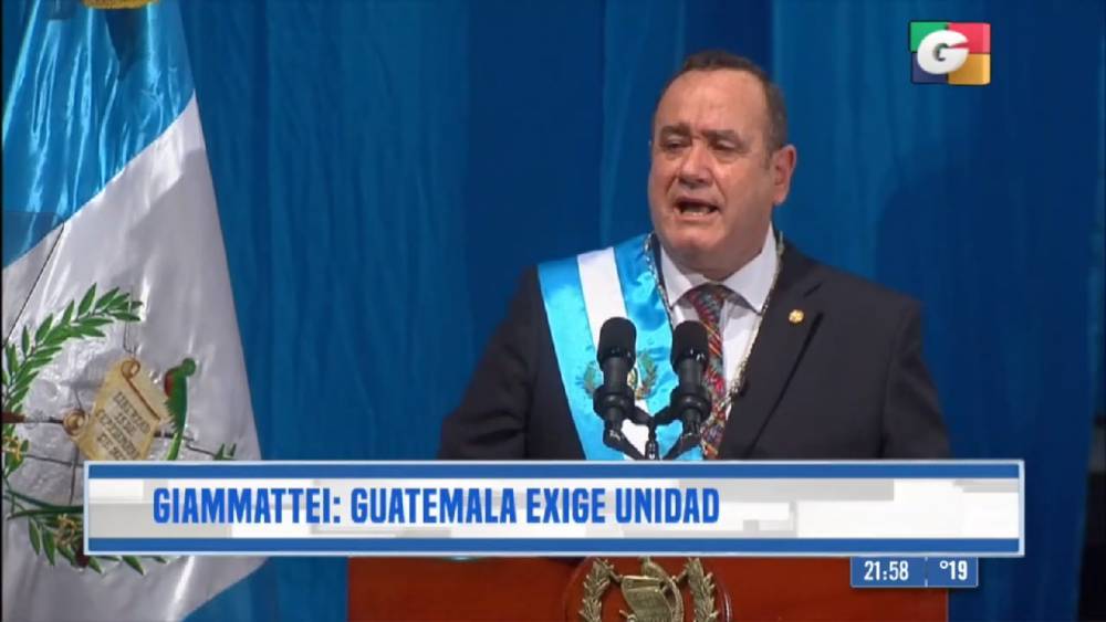 Ранее избранный президент Гватемалы Джамматтеи вступил на пост