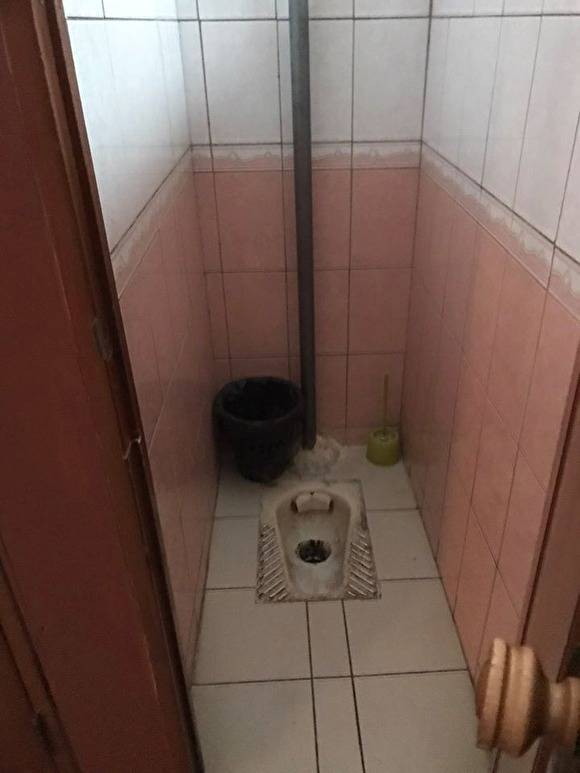 Депутат рассказал про туалеты-дырки в частных домах культуры Челябинска