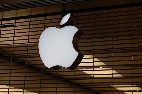 Трамп призвал Apple разблокировать смартфоны преступников